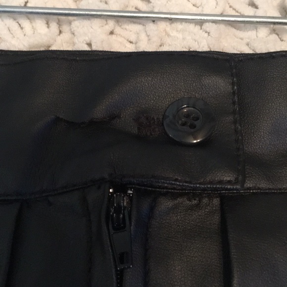 Black fake leather skater skirt - Picture 3 of 5